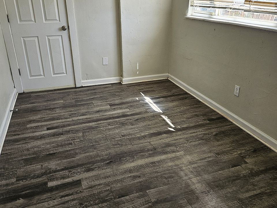 1st image of 1700 E 4th St #1702