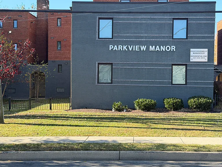 Parkview Manor — Photo 13