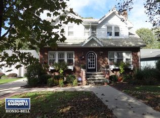107 Elm Ave, North Aurora, IL 60542