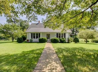 1913 Rosson Rd, Adams, TN 37010