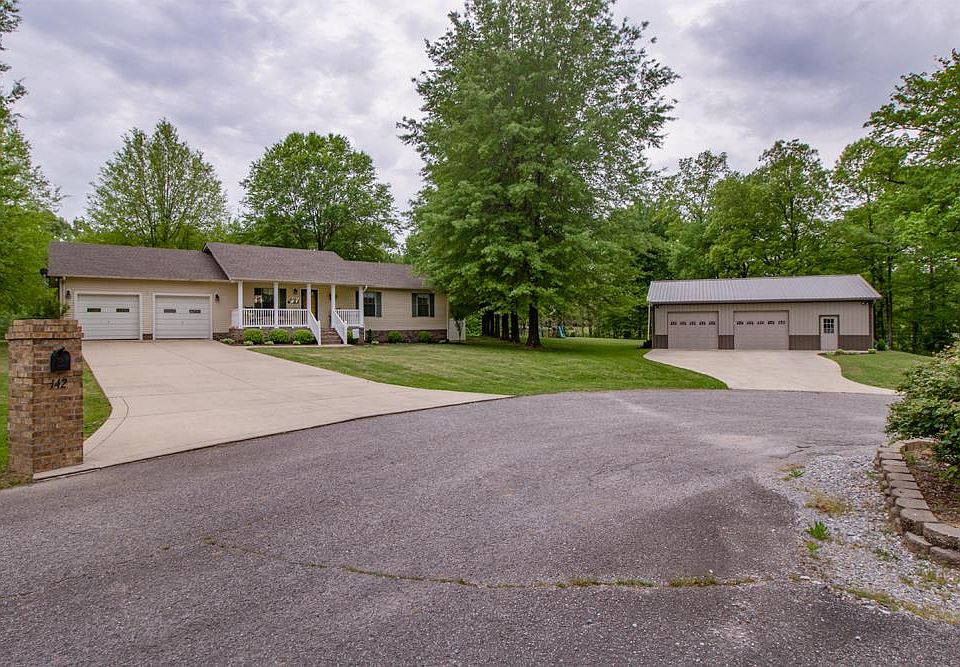 1st image of 142 Woodside Cir