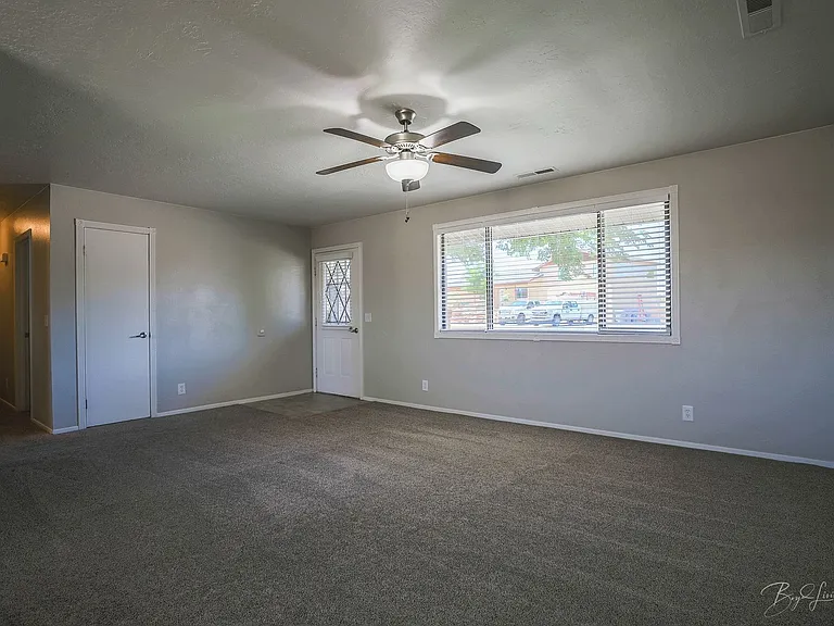 2821 Juniper Cir — Photo 18