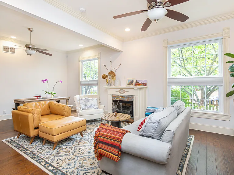 1502 Woodlawn Ave — Photo 4