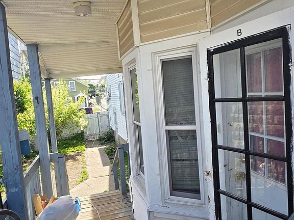 3rd image of 72 Montcalm Ave