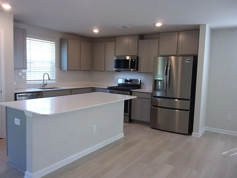 812 Wood Village Dr — Photo 5