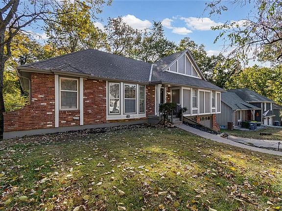 2nd image of 523 Lancelot Dr