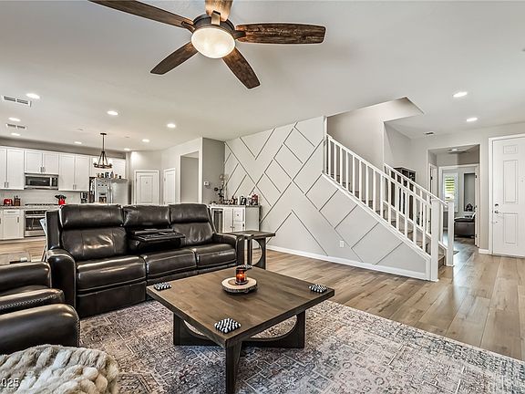 2nd image of 10565 Olinda St