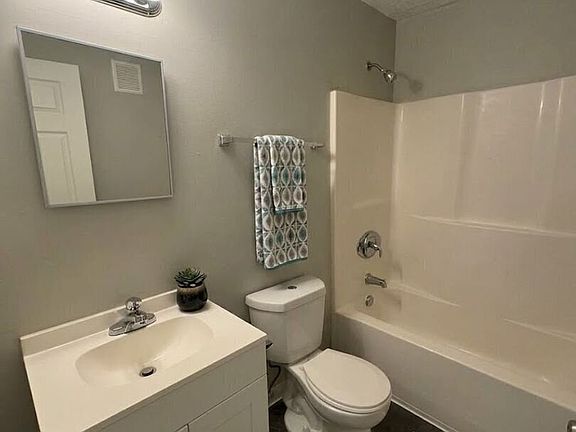 5th image of 126 S Franklin St APT 11