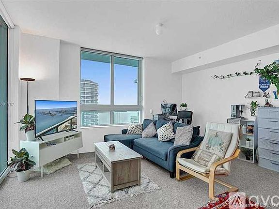 2nd image of 1900 N Bayshore Dr #4705