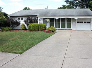 10460 Glendora Ln, Parma Heights, OH 44130