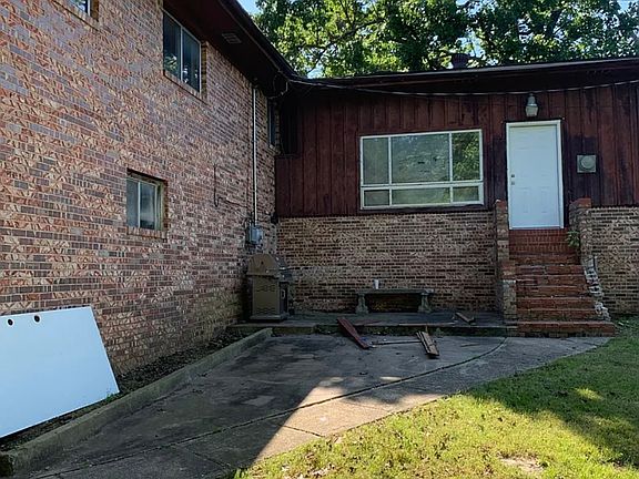 3rd image of 1511 E Grayson Ave