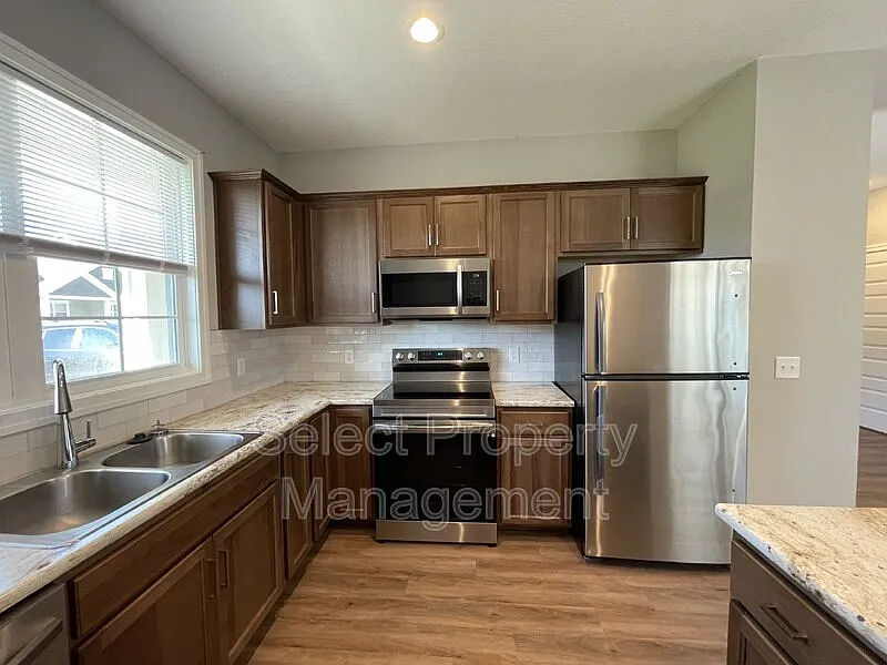 2 bed, 1.5 bath, 1556 sqft, $1,849 — Photo 4