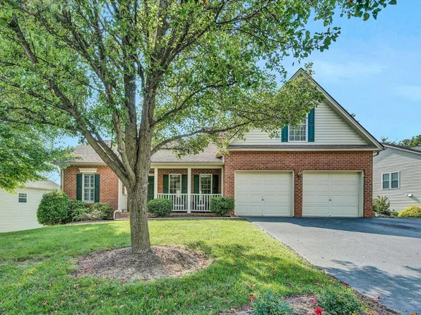 4026 Overlook Trail Dr, Roanoke, VA 24018