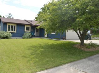 1305 Dandelion Ln, West Bend, WI 53090