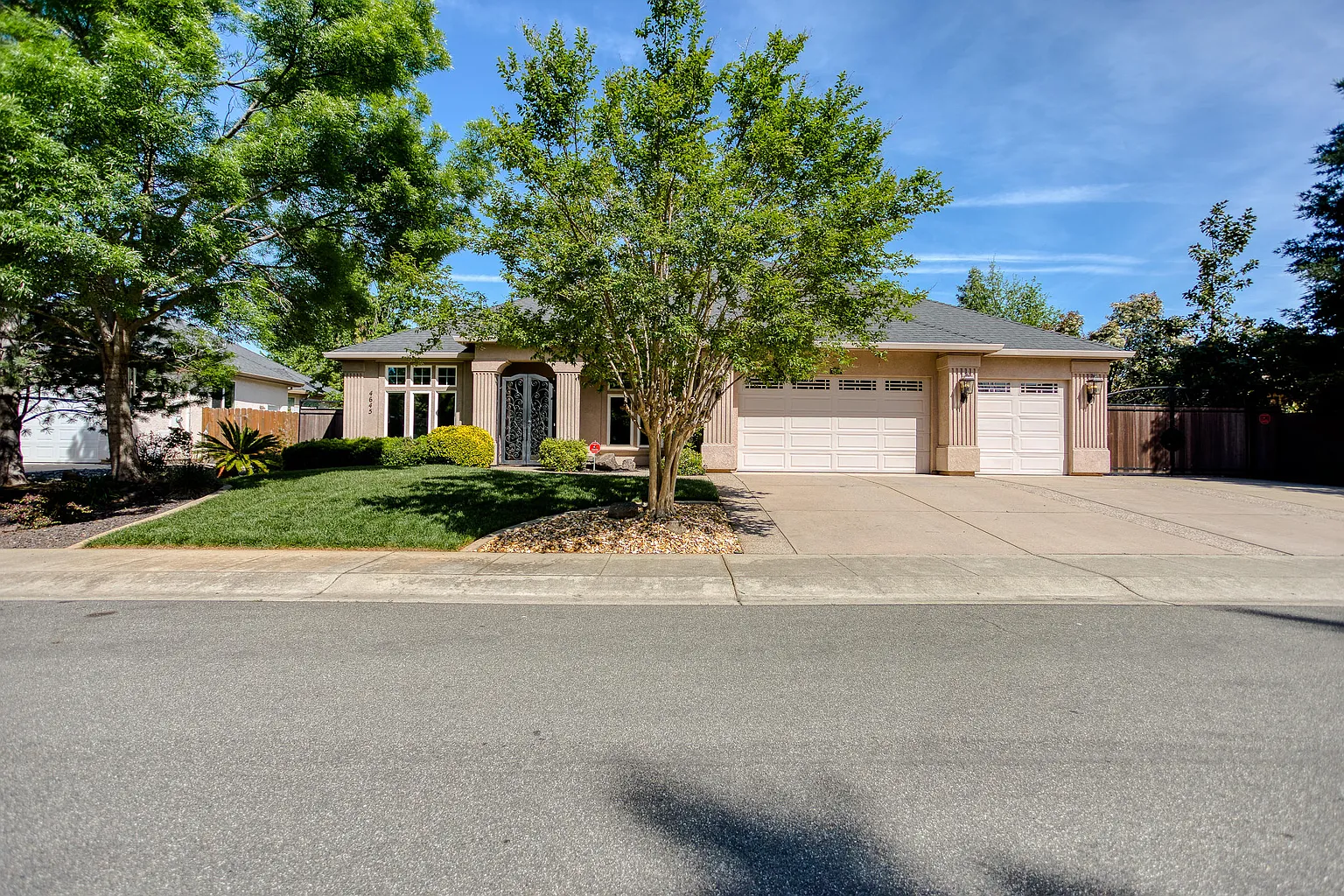 4645 Clark River Dr photo 1