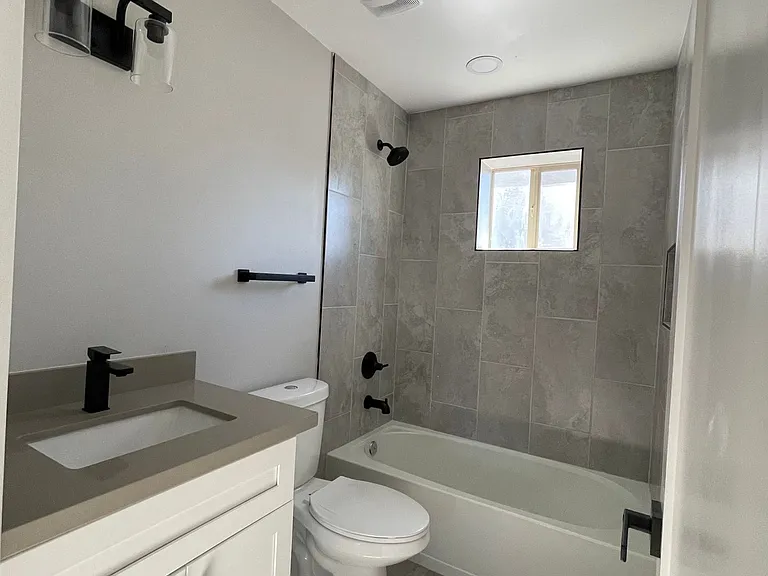 Charming 1 bed 1 bath in great location! — Photo 15