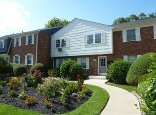 133 Doxbury Ln, Suffern, NY 10901