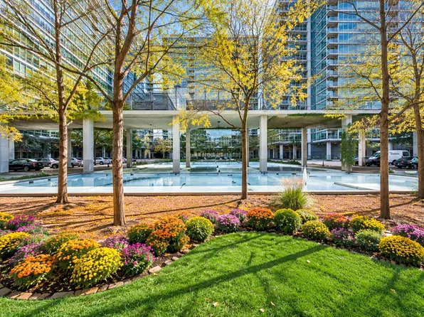 9715 Woods Dr Unit 1804, Skokie, IL 60077