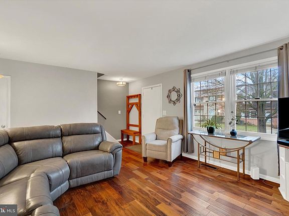 4th image of 181 Fox Run Dr #181