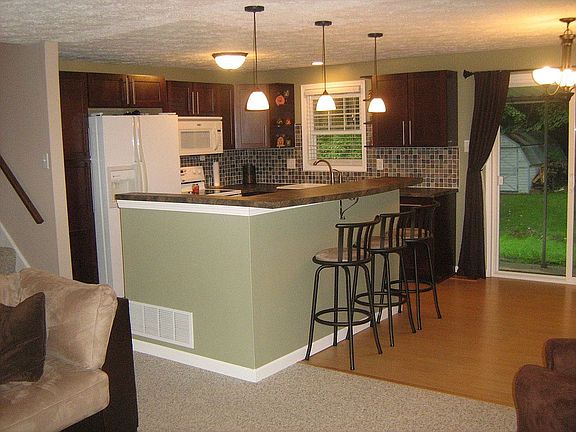 4th image of 191 Pinehurst Dr