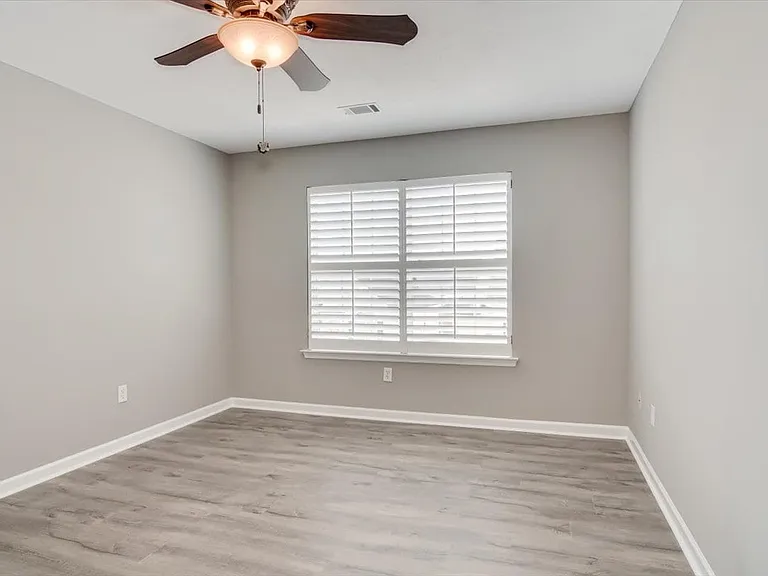 124 Palmer Ct — Photo 21