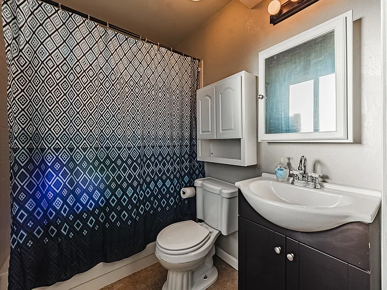 1143 Stanton St — Photo 12