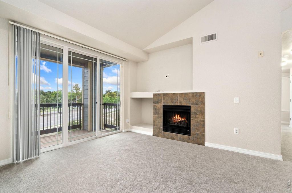2133 Krisron Rd #C304