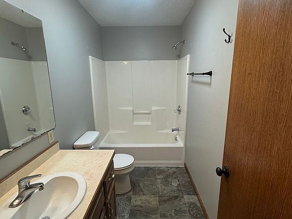 5th image of 516 E Monroe St APT B