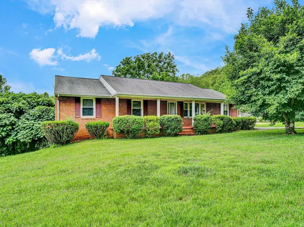 380 Lakeshore Terrace Rd, Hardy, VA 24101