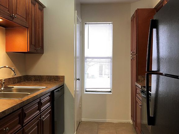 4th image of 2612 Pecan Knoll St #A