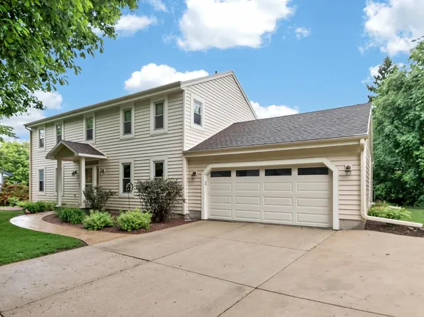 2070 S 103rd COURT, West Allis, WI 53227