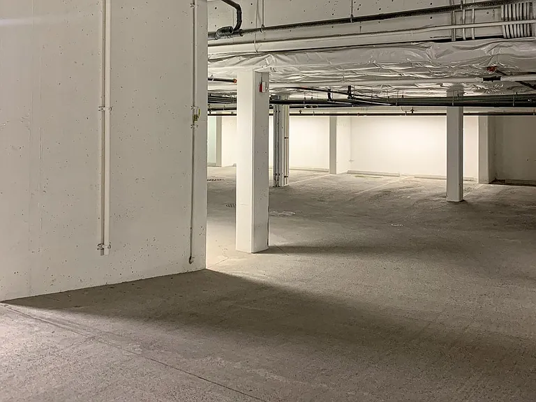 2400 E Boston St — Photo 11