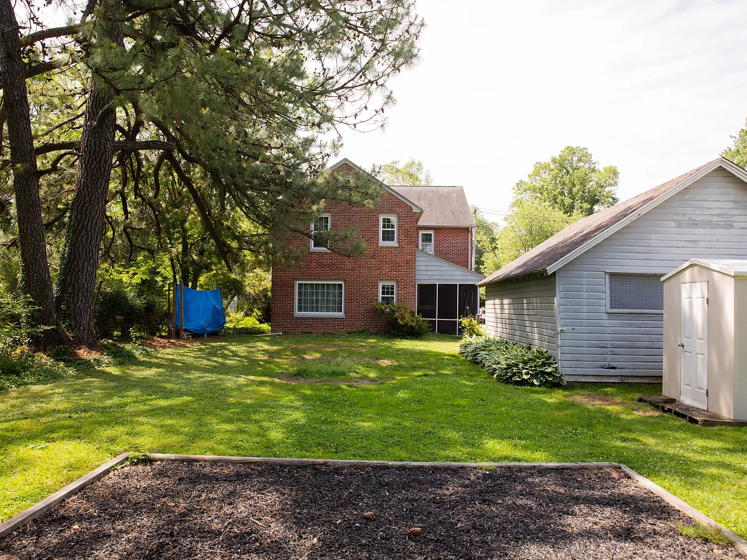 4 bed, 2.5 bath, 2150 sqft, $3,900 — Photo 3