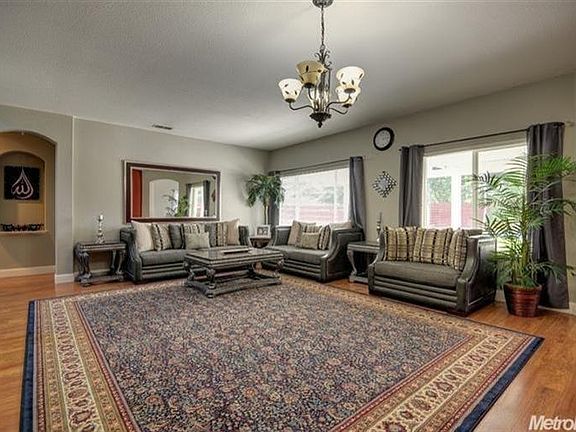 4th image of 10104 Oglethorpe Way