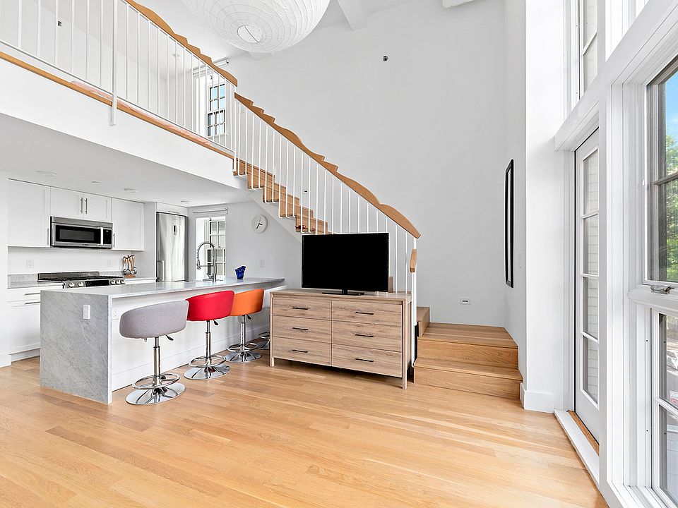 2nd image of 340 Dean St APT 3A