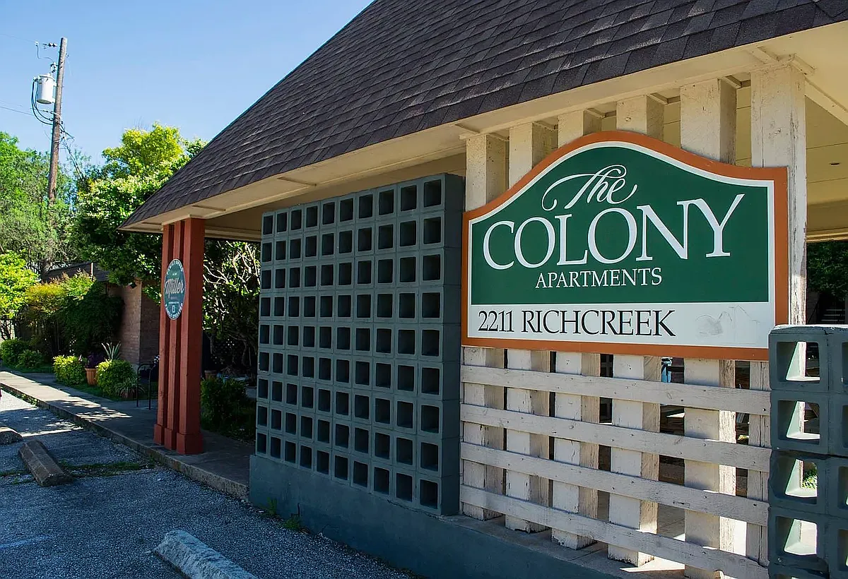 Building Photo - Colony