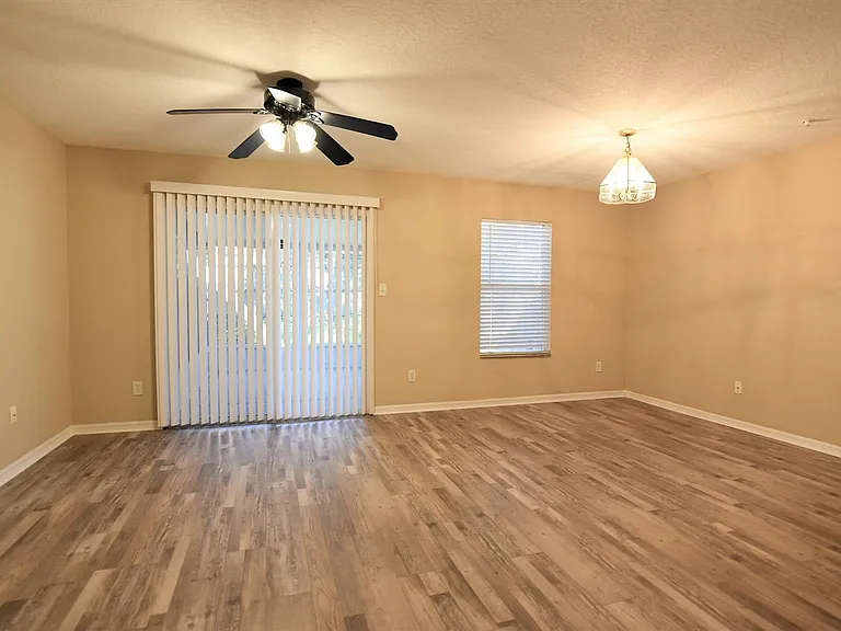 1066 Dolphin Dr — Photo 3