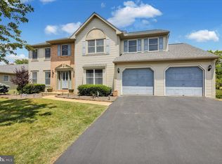 3 Park Place Dr, Sinking Spring, PA 19608