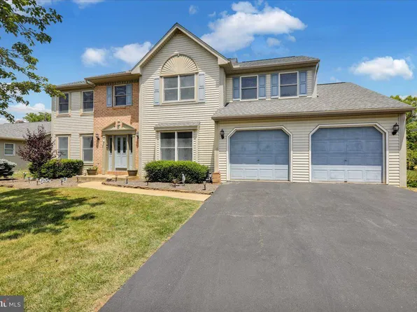 3 Park Place Dr, Sinking Spring, PA 19608