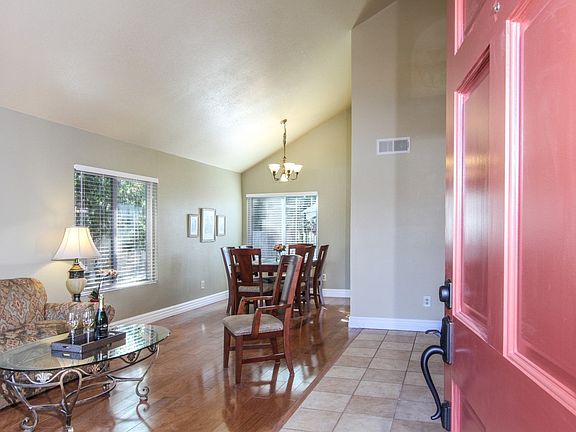 3rd image of 13266 Entreken Ave