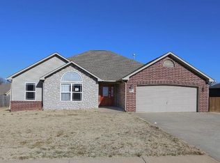 508 Eureka St, Gentry, AR 72734