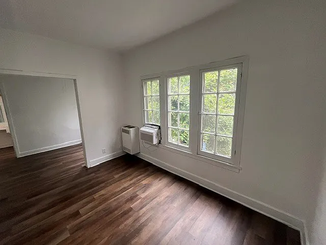 310 N. Ardmore Ave. — Photo 12