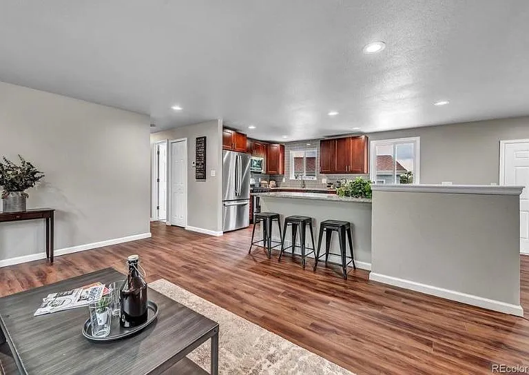 6261 W 74th Pl — Photo 18