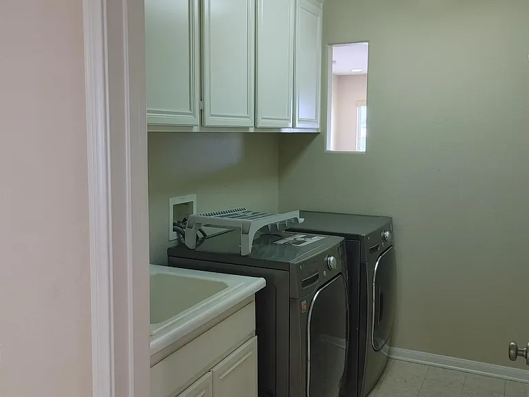 382 Edgewater Dr — Photo 26