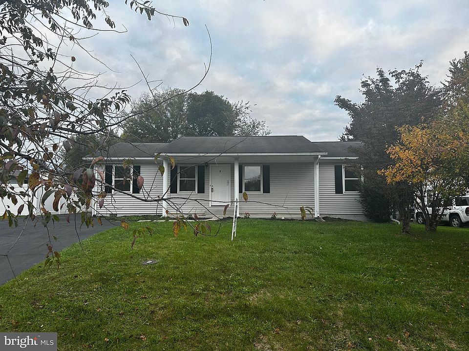 1st image of 303 Hackberry Dr