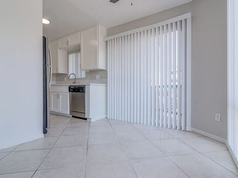Citra Apartments — Photo 37
