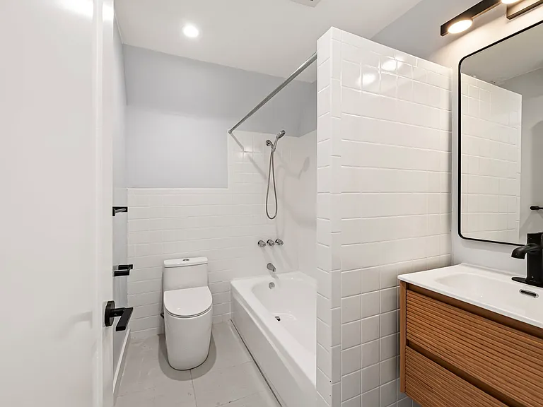 41 Saturn St — Photo 10