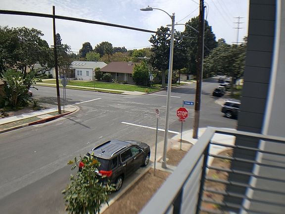 4th image of 11737 Missouri Ave
