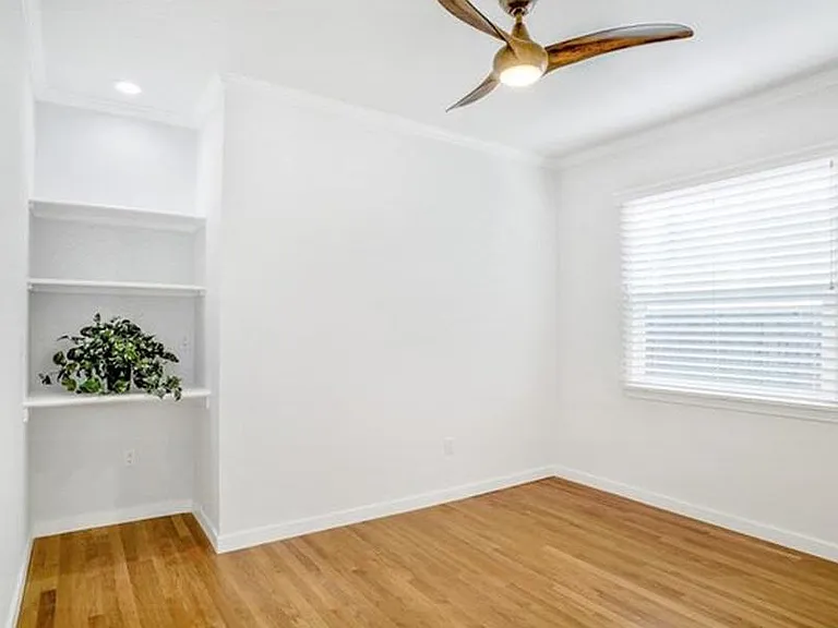 226 Avenue C — Photo 24