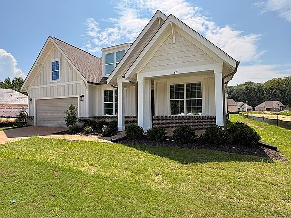 3rd image of 47 Green Meadows Blvd